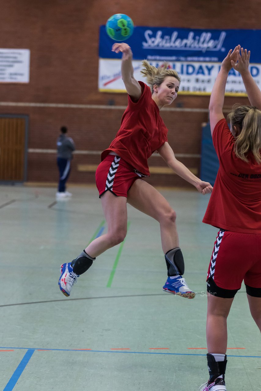 Bild 179 - Frauen Barmstedter TS - Buedelsdorfer TSV : Ergebnis: 26:12